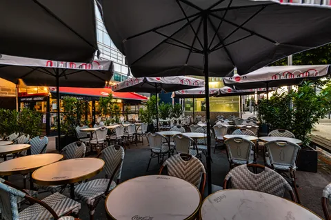 La terrasse au crépuscule